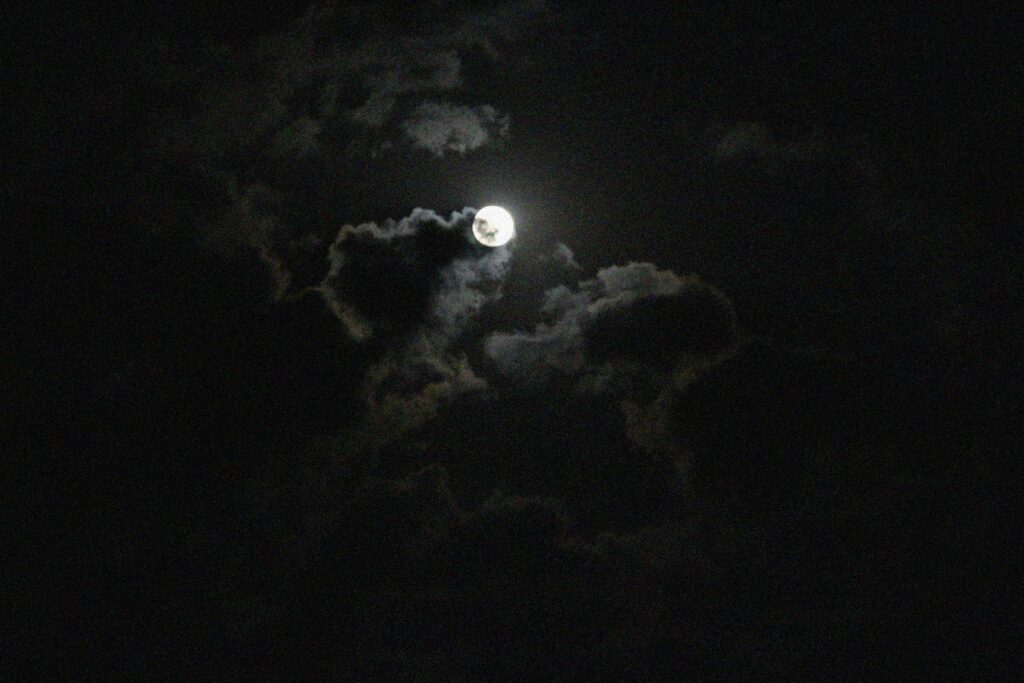 Pleine lune et bien etre pourquoi ces croyances nous